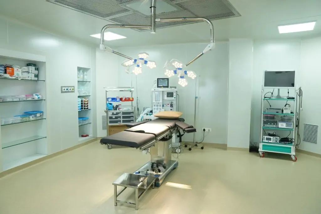 Modern and sterile operation theatre at Sharvari Hospital equipped with advanced surgical lights and monitoring systems.